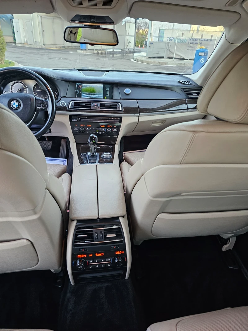 BMW 740, снимка 11 - Автомобили и джипове - 52617554