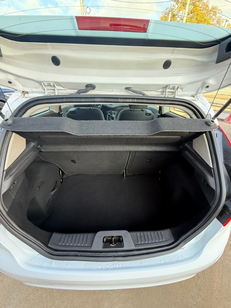 Ford Fiesta, снимка 11 - Автомобили и джипове - 52643017