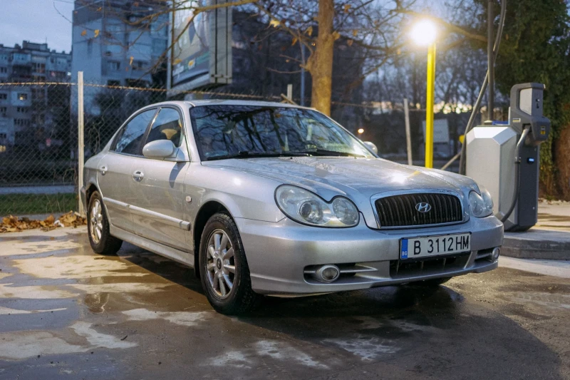Hyundai Sonata 2.0 16V, снимка 3 - Автомобили и джипове - 52880201