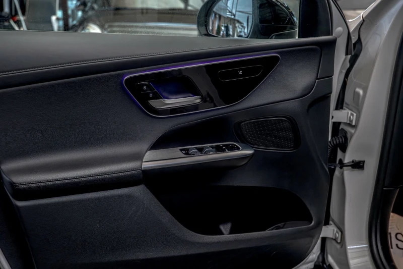 Mercedes-Benz GLC 200 4Matic/AMG/Ambient/Камера/Подгрев/Дистроник, снимка 8 - Автомобили и джипове - 53065688