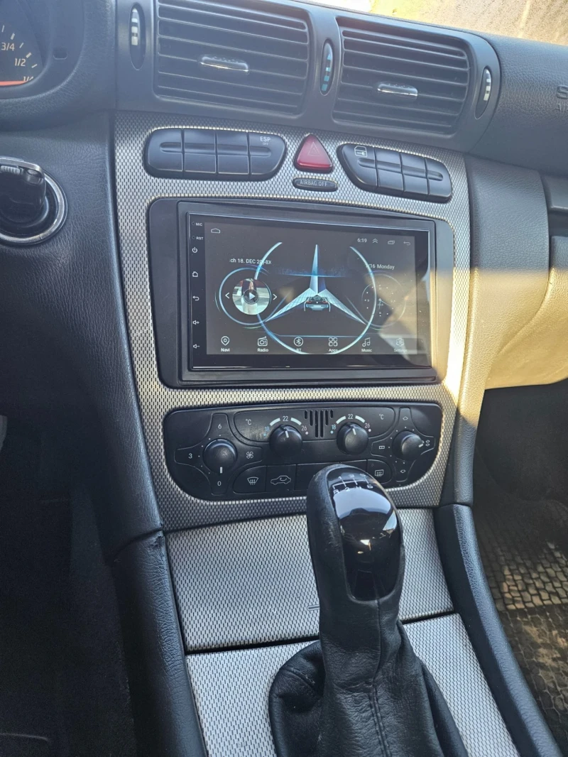 Mercedes-Benz C 220, снимка 6 - Автомобили и джипове - 53230458