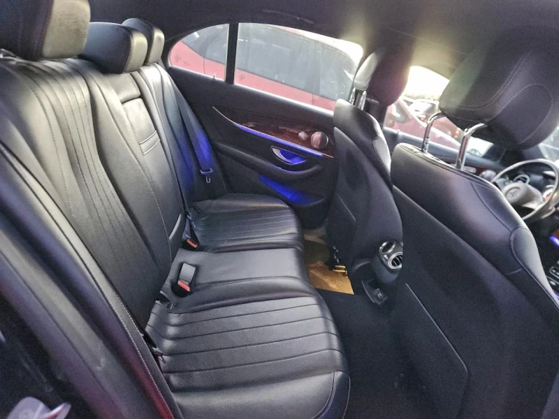 Mercedes-Benz E 300 4MATIC, снимка 10 - Автомобили и джипове - 53487962