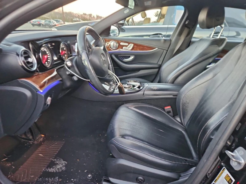 Mercedes-Benz E 300 4MATIC, снимка 7 - Автомобили и джипове - 53487962