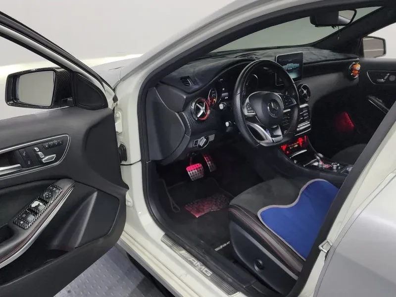Mercedes-Benz A 45 AMG 4MATIC, снимка 10 - Автомобили и джипове - 55117173