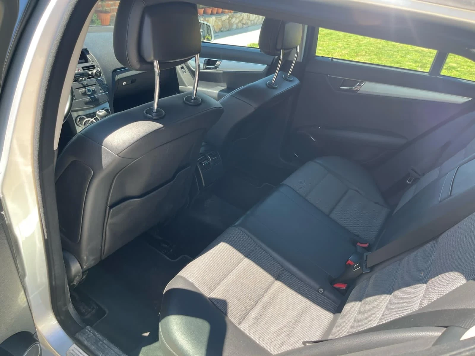 Mercedes-Benz C 220 Нов Внос - изображение 10