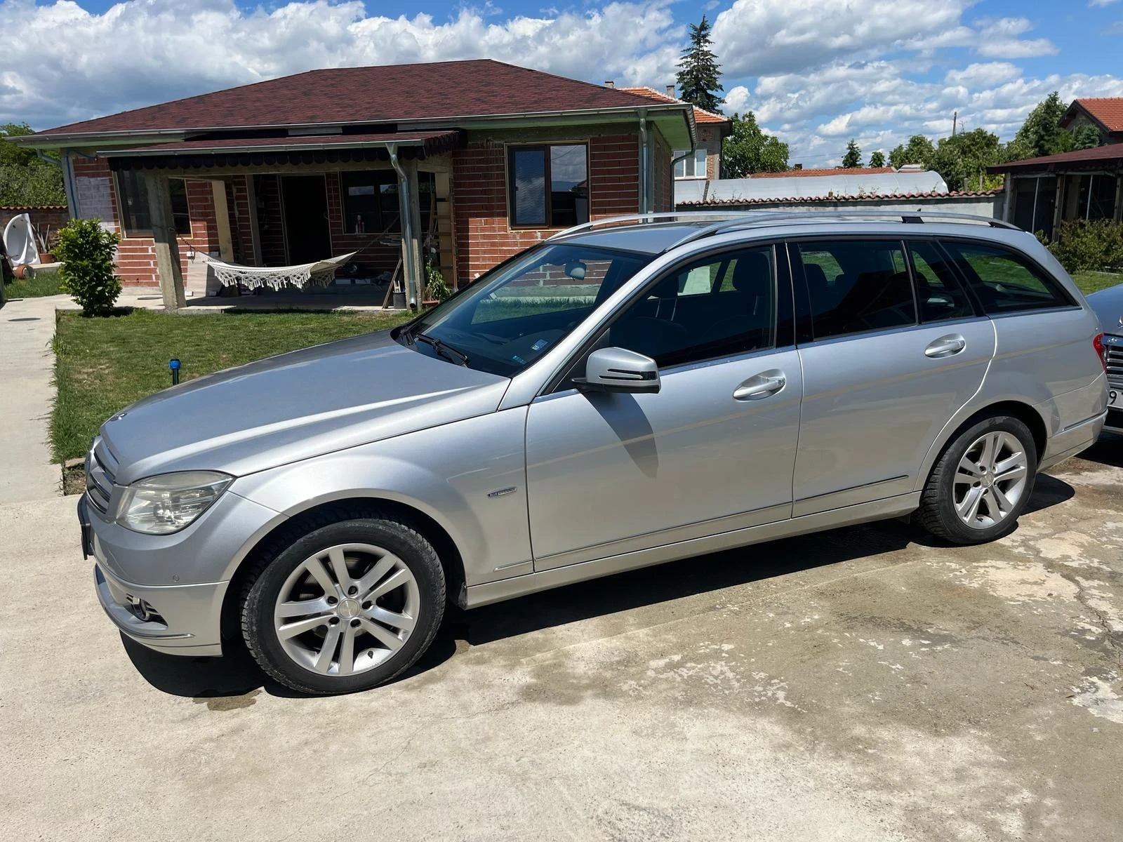 Mercedes-Benz C 220 Нов Внос - изображение 9