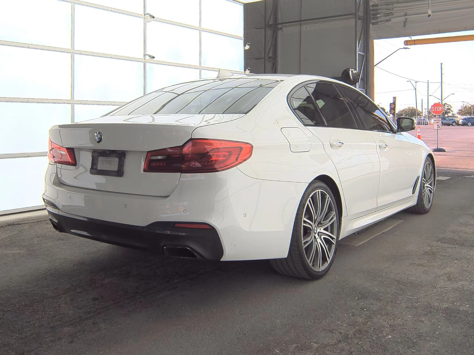 BMW 540 M-Sport Line* Shadow Line* Harman* Head-Up* Подгре - изображение 4