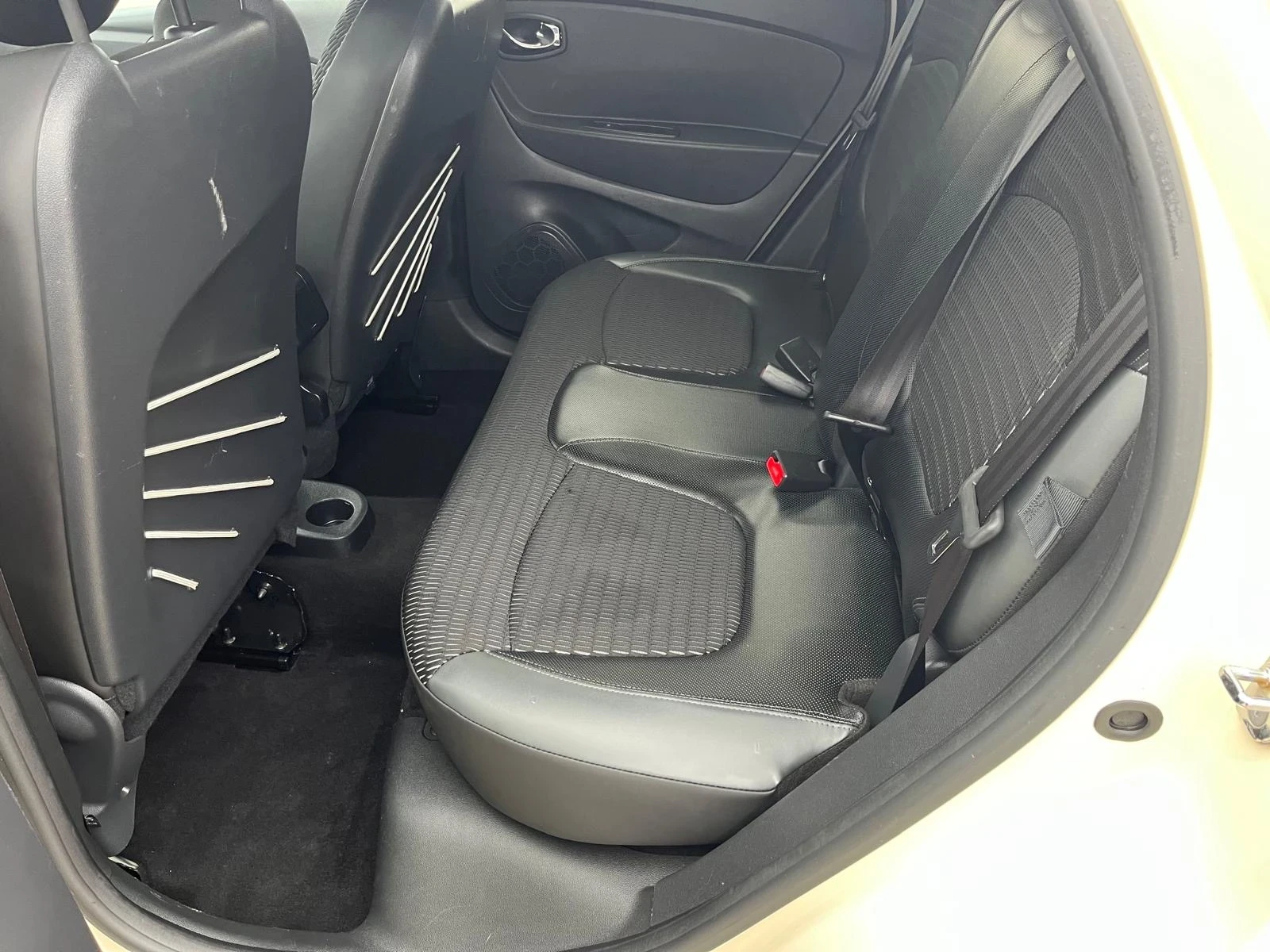 Renault Captur  - изображение 7
