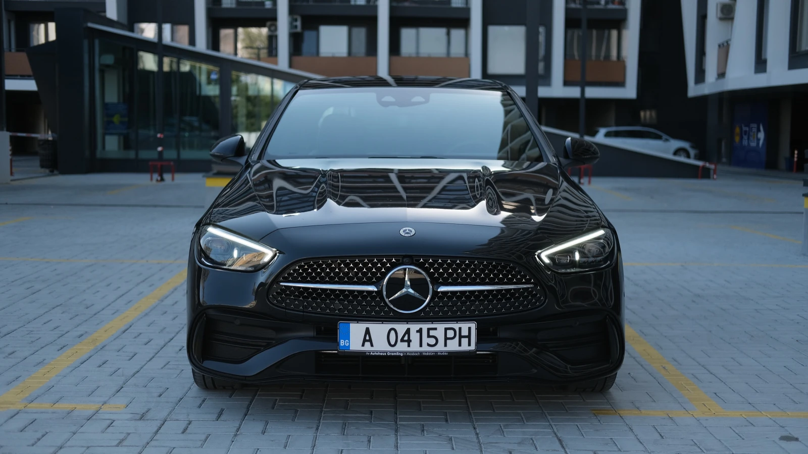 Mercedes-Benz C 300 e AMG Line - изображение 8