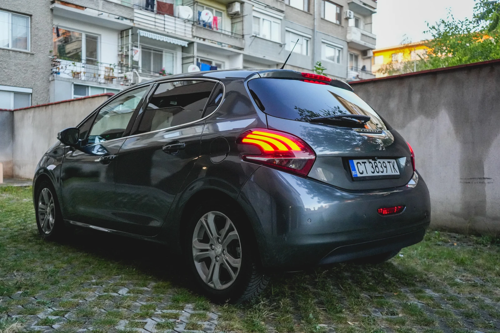 Peugeot 208 1.6 eHDi - изображение 2