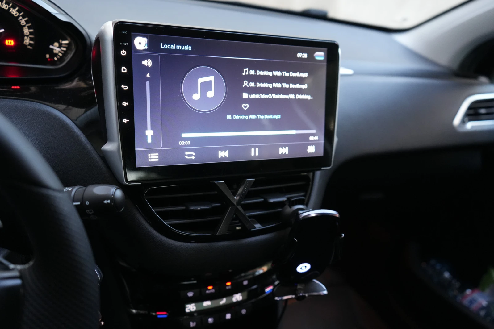 Peugeot 208 1.6 eHDi - изображение 5