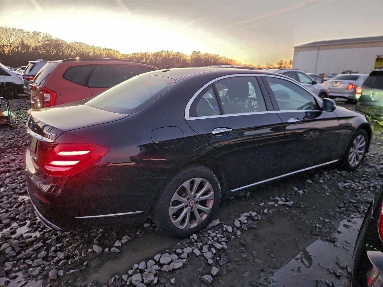 Mercedes-Benz E 300 4MATIC - изображение 3