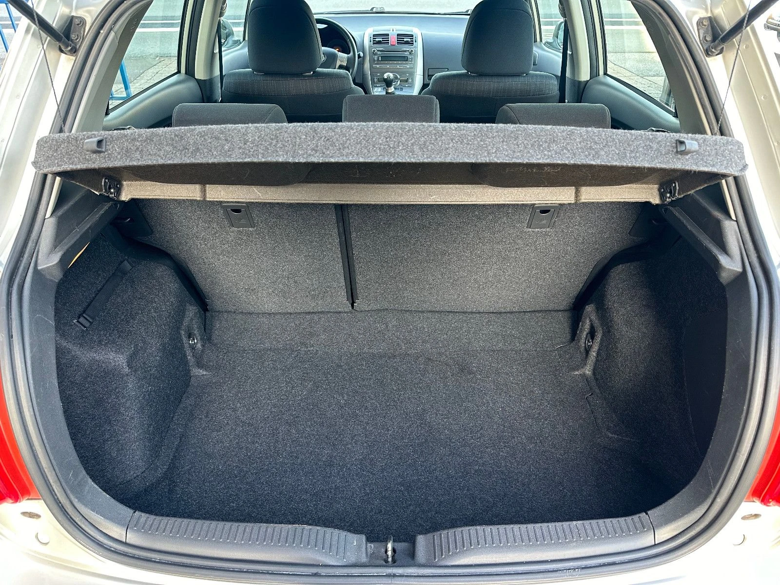 Toyota Auris * 1.6* 124*  | Mobile.bg � ����������� 12