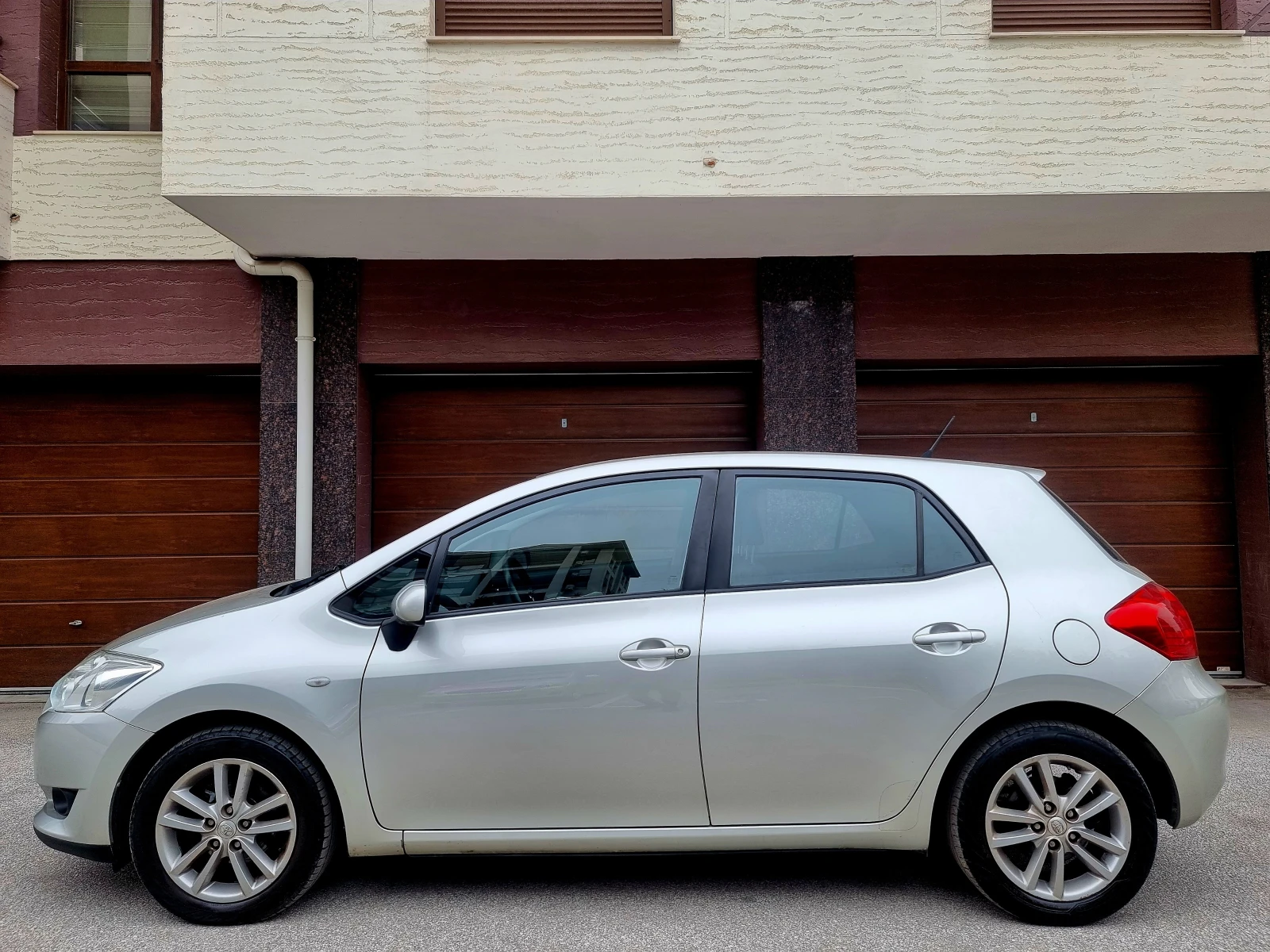Toyota Auris * 1.6* 124*  | Mobile.bg � ����������� 6