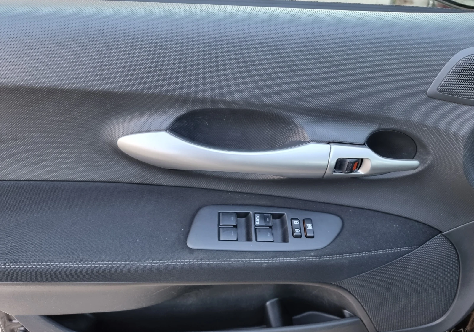 Toyota Auris * 1.6* 124*  | Mobile.bg � ����������� 10