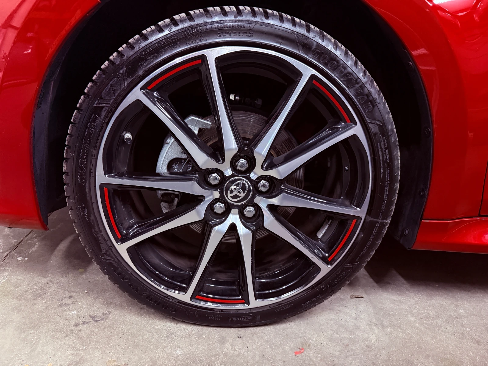 Toyota Yaris Hibrid, GR, 22000 km, снимка 17 - Автомобили и джипове - 53990144