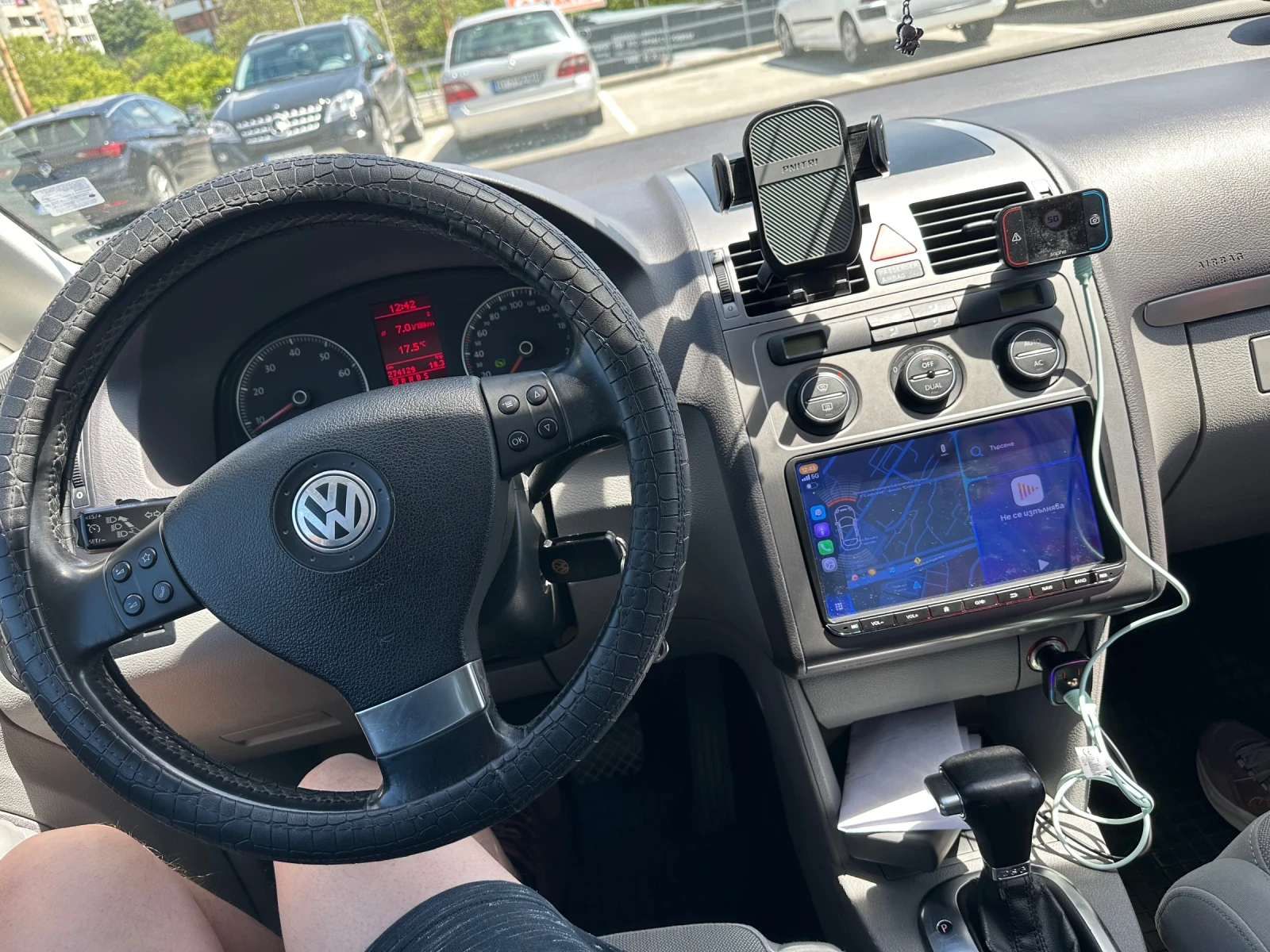 VW Touran, снимка 8 - Автомобили и джипове - 54574702