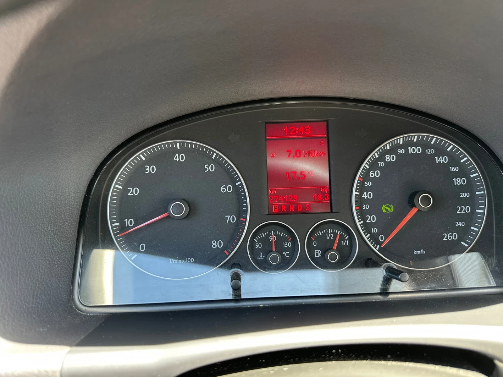 VW Touran, снимка 9 - Автомобили и джипове - 54574702