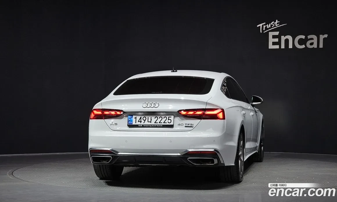Audi A5 40 TFSI Quattro Sportback, Distronoc, HeadUp, Обду, снимка 4 - Автомобили и джипове - 54615314