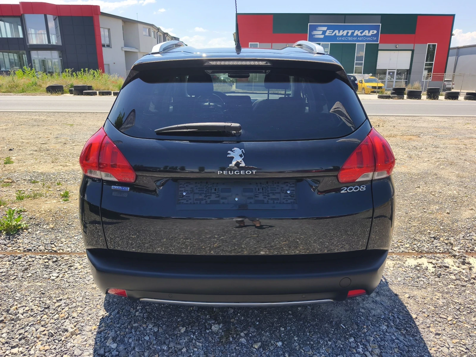 Peugeot 2008 Allure 120hp, снимка 4 - Автомобили и джипове - 54680347