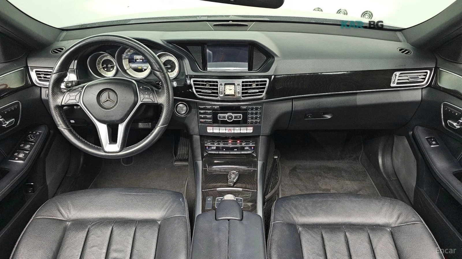 Mercedes-Benz E 220 * ПАНО* KEYLESS* Camera* ПОДГРЕВ* , снимка 7 - Автомобили и джипове - 55101441