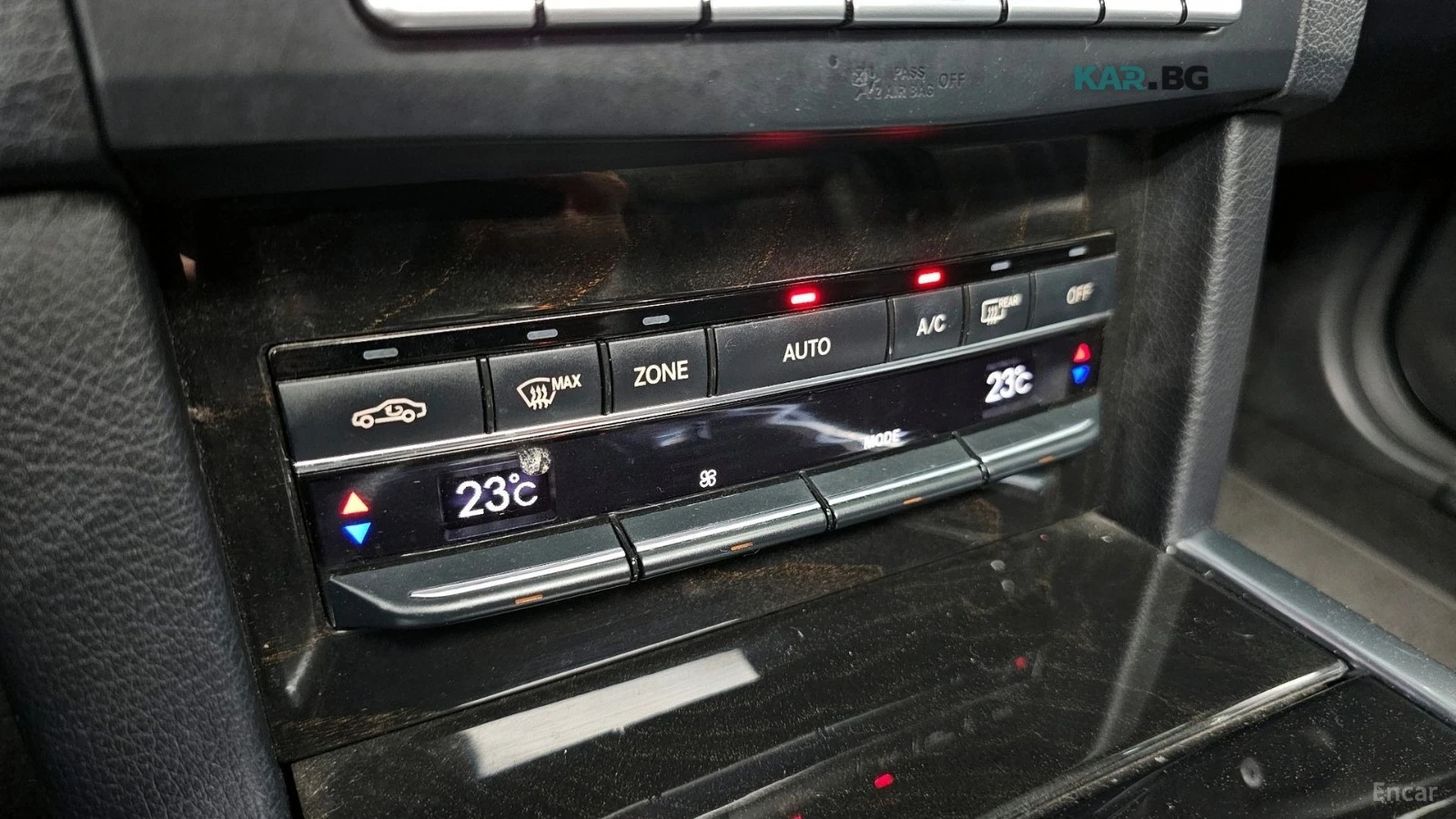 Mercedes-Benz E 220 * ПАНО* KEYLESS* Camera* ПОДГРЕВ* , снимка 17 - Автомобили и джипове - 55101441