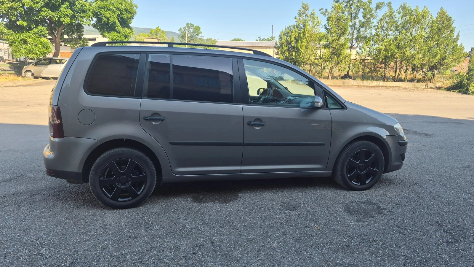 VW Touran 2.0 CNG ecofuel, снимка 6 - Автомобили и джипове - 55383488