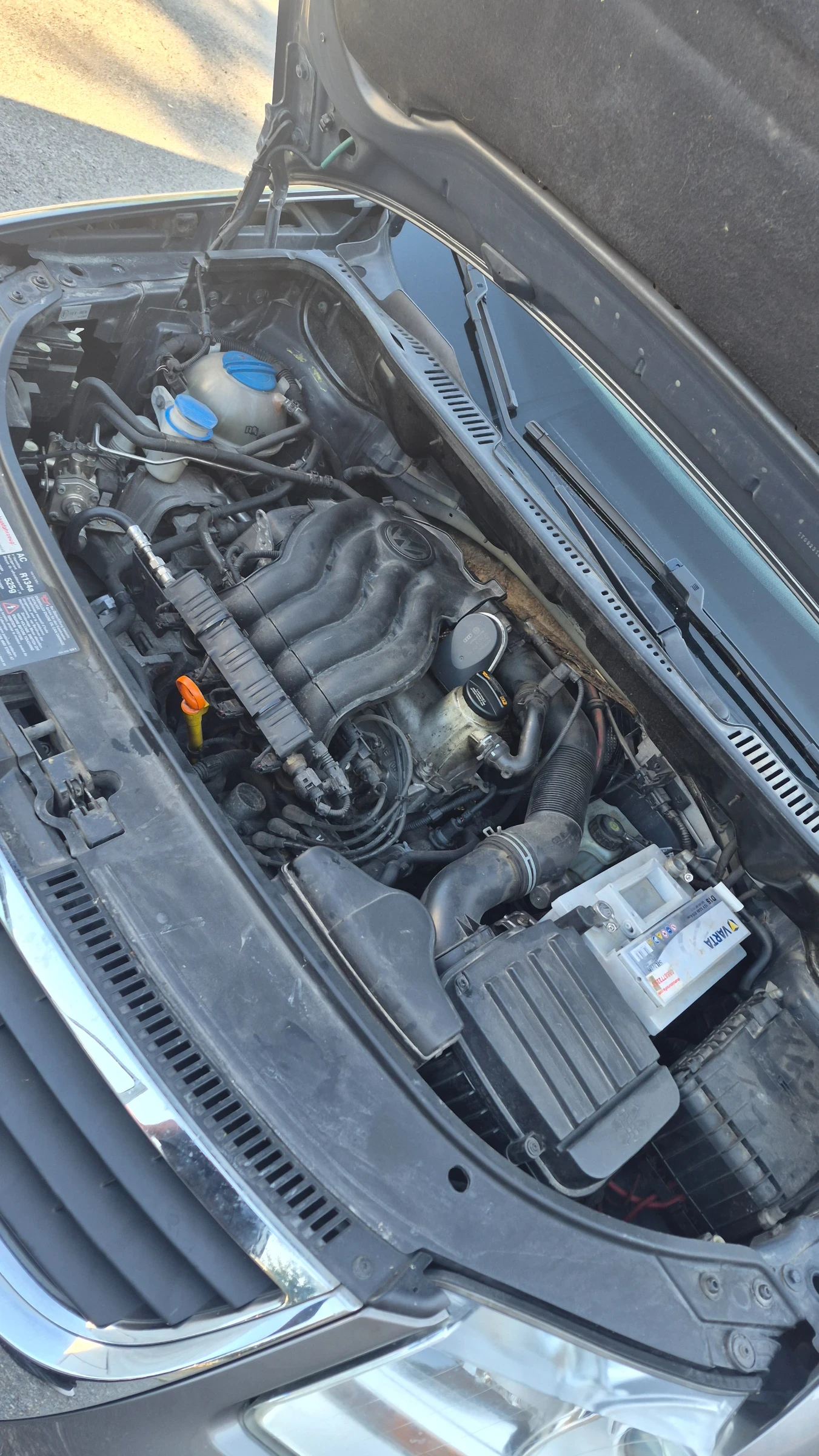VW Touran 2.0 CNG ecofuel, снимка 11 - Автомобили и джипове - 55383488