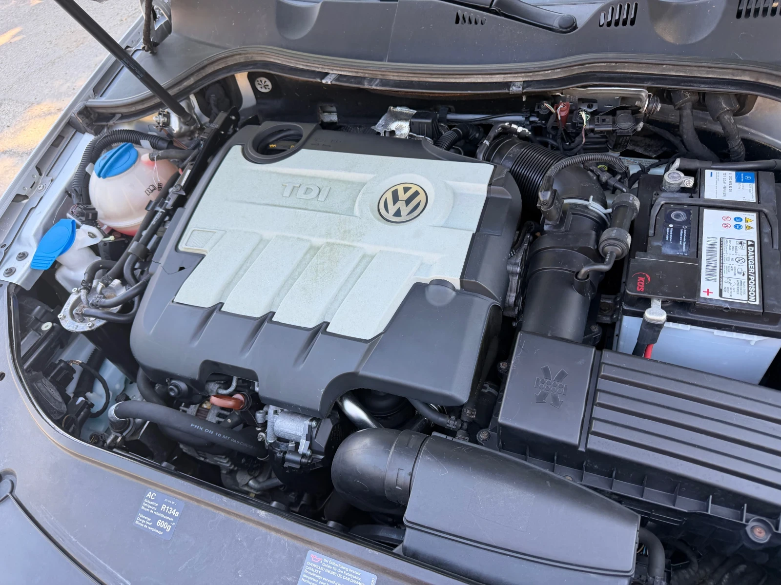 VW Passat 2.0TDI, снимка 15 - Автомобили и джипове - 55486662