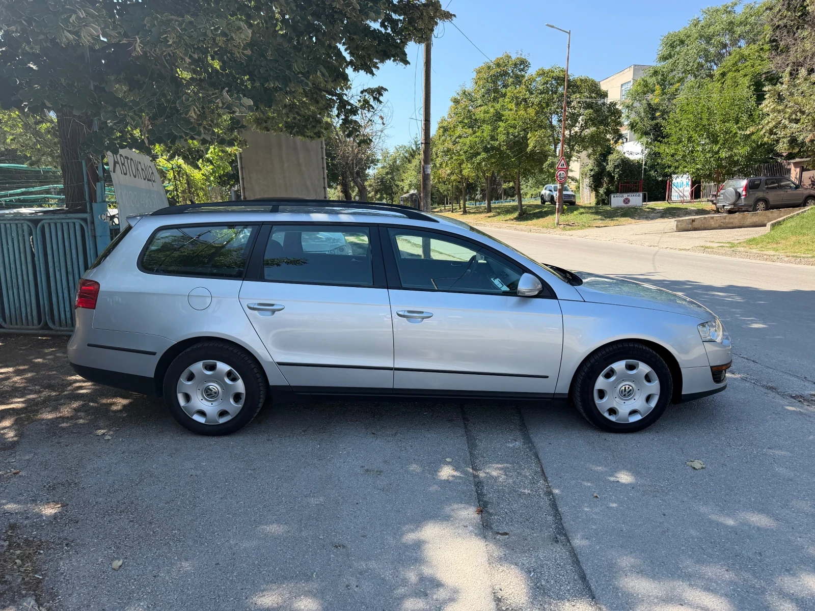 VW Passat 2.0TDI, снимка 4 - Автомобили и джипове - 55486662