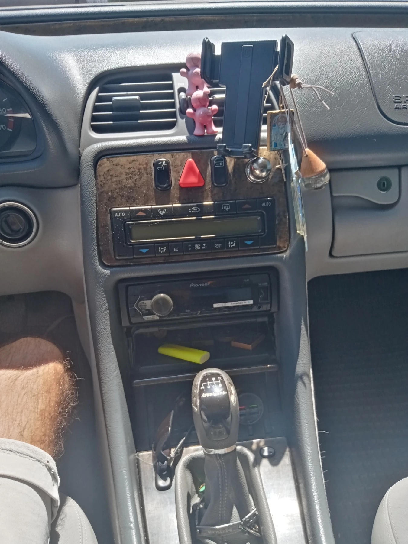 Mercedes-Benz CLK 200, снимка 3 - Автомобили и джипове - 55627527