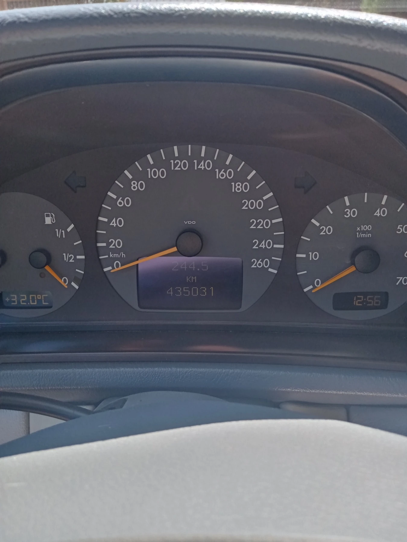 Mercedes-Benz CLK 200, снимка 4 - Автомобили и джипове - 55627527