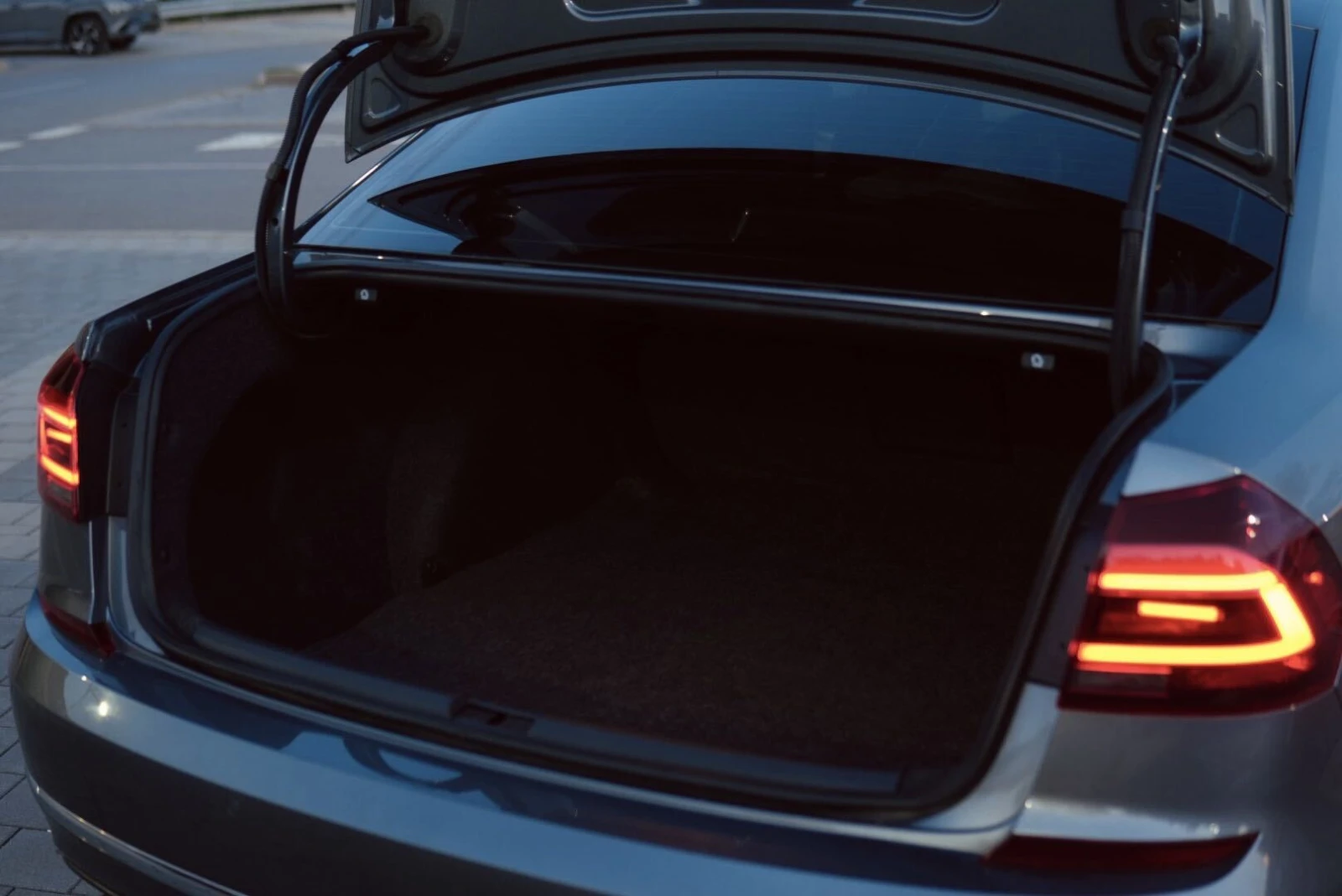 VW Passat B7, снимка 16 - Автомобили и джипове - 56199439