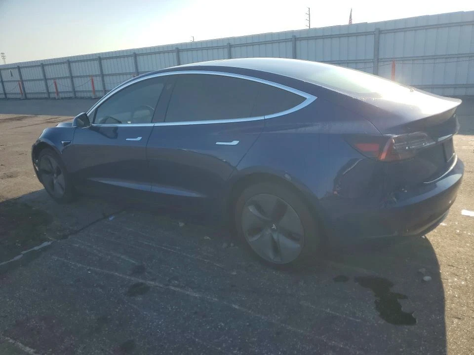 Tesla Model 3 / Застраховател / Carfax / Автокредит, снимка 2 - Автомобили и джипове - 56234579