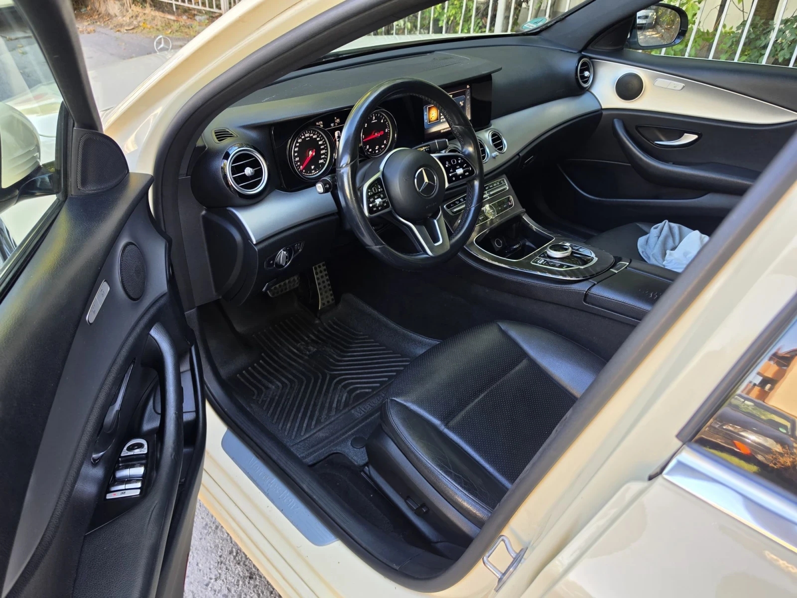 Mercedes-Benz E 200 Е220 ЦДИ 2019г. 150коня, снимка 4 - Автомобили и джипове - 56335525