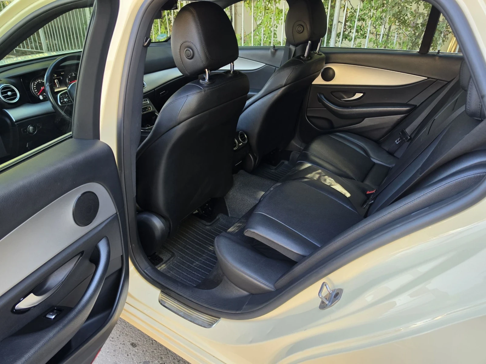 Mercedes-Benz E 200 Е220 ЦДИ 2019г. 150коня, снимка 8 - Автомобили и джипове - 56335525