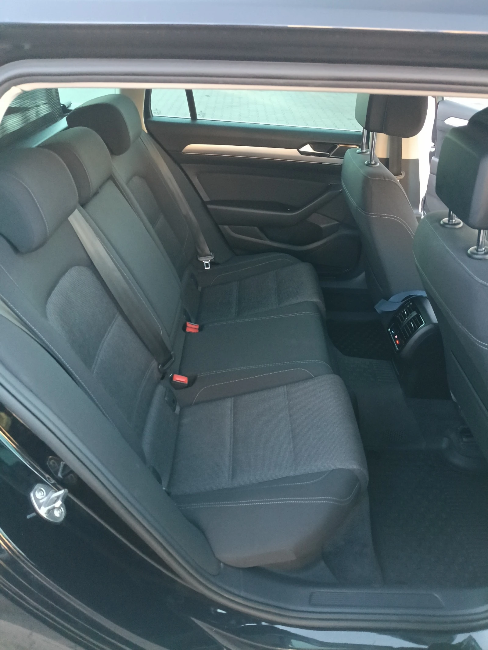 VW Passat COMFORTLINE, РЕАЛНИ КМ, снимка 14 - Автомобили и джипове - 56364430