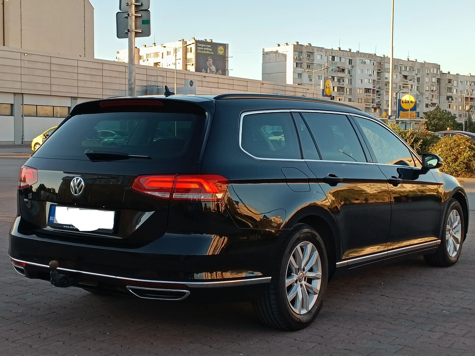 VW Passat COMFORTLINE, РЕАЛНИ КМ, снимка 9 - Автомобили и джипове - 56364430