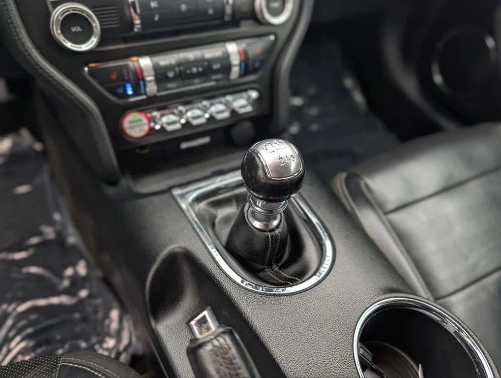 Ford Mustang, снимка 10 - Автомобили и джипове - 56686358