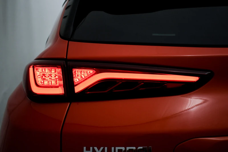 Hyundai Kona EV 64 KW, снимка 10 - Автомобили и джипове - 44069265