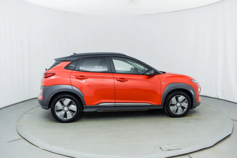 Hyundai Kona EV 64 KW, снимка 4 - Автомобили и джипове - 44069265