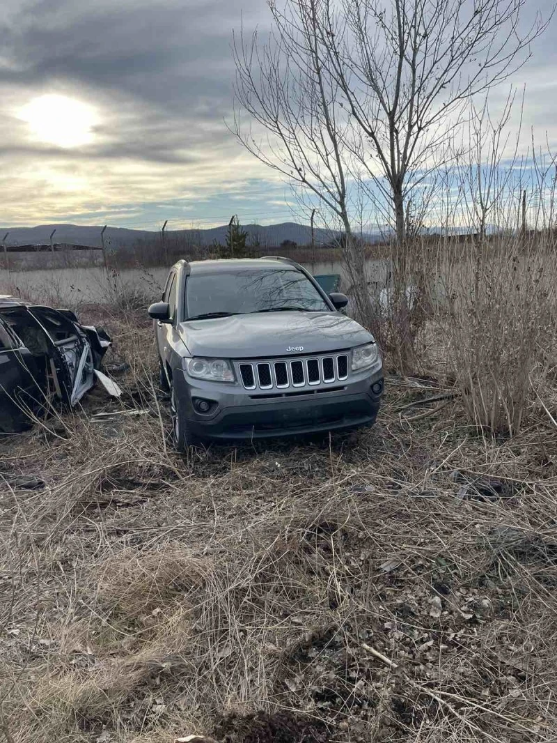 Jeep Compass, снимка 1 - Автомобили и джипове - 44151526