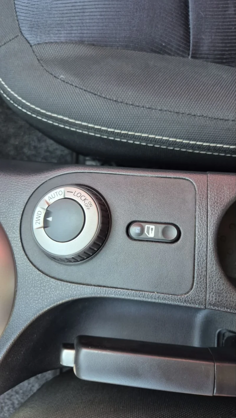 Nissan Qashqai 2.0 DCI 4х4 6 скорости, снимка 11 - Автомобили и джипове - 50833181