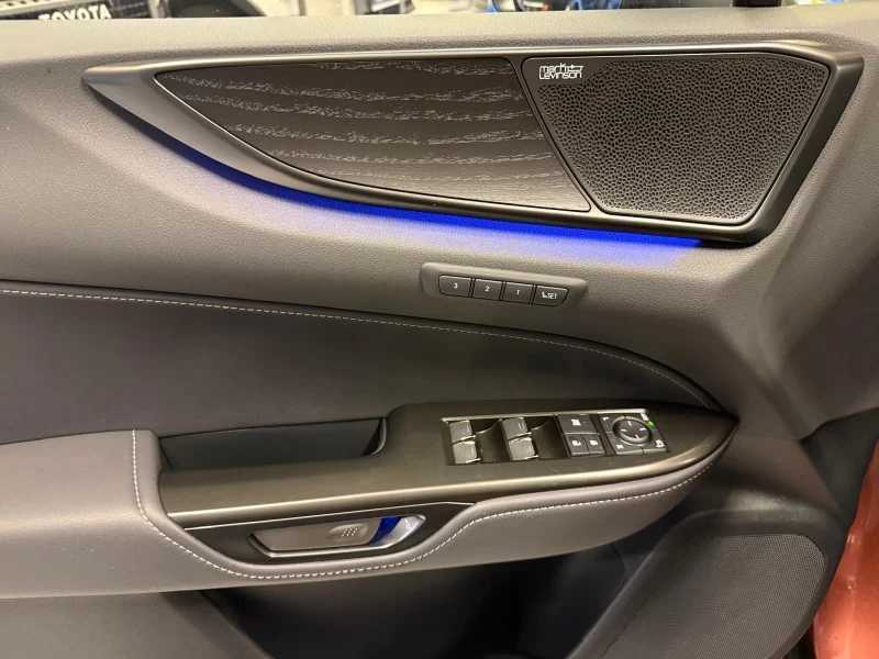 Lexus NX 350h LUXURY/243HP/PANO/MEMO/HUD/360/NAVI/LED/454g, снимка 10 - Автомобили и джипове - 52091010