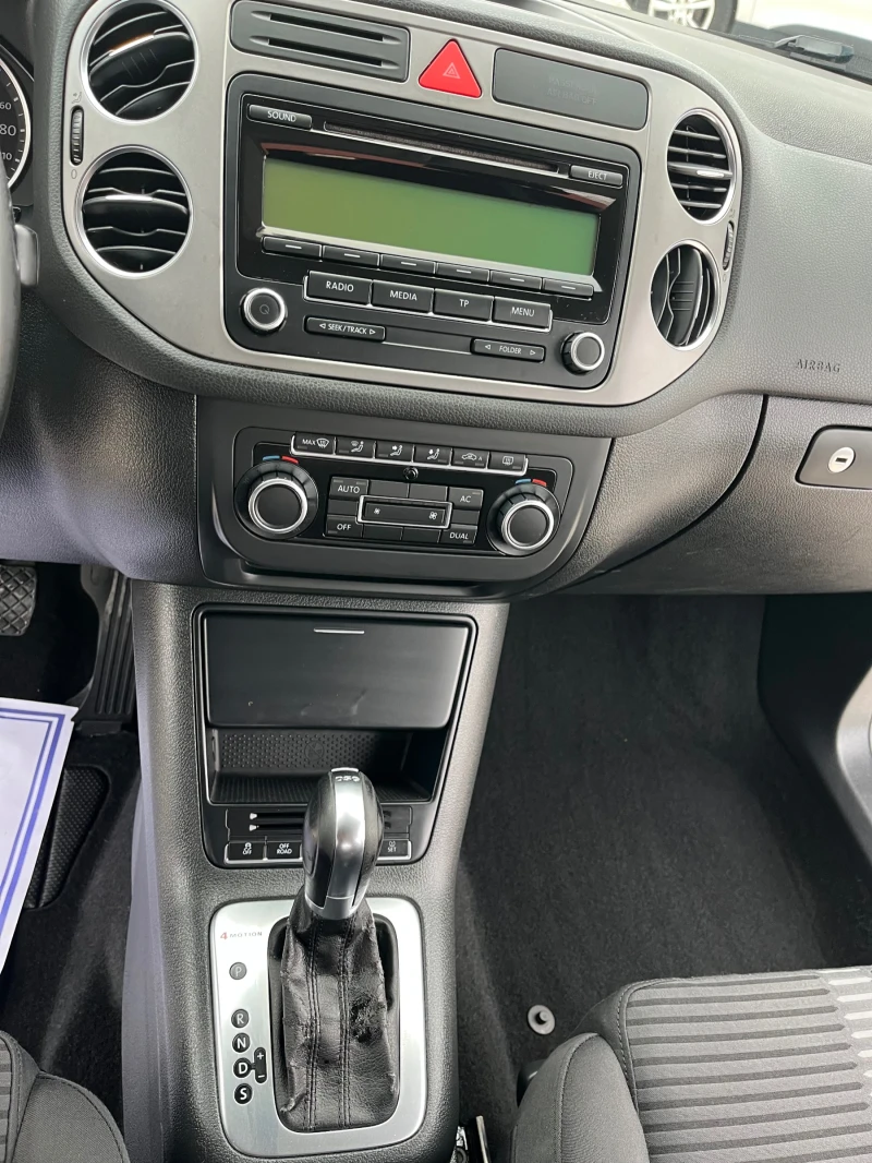 VW Tiguan 2.0TDi Face 4Motion Automat, снимка 13 - Автомобили и джипове - 52884290
