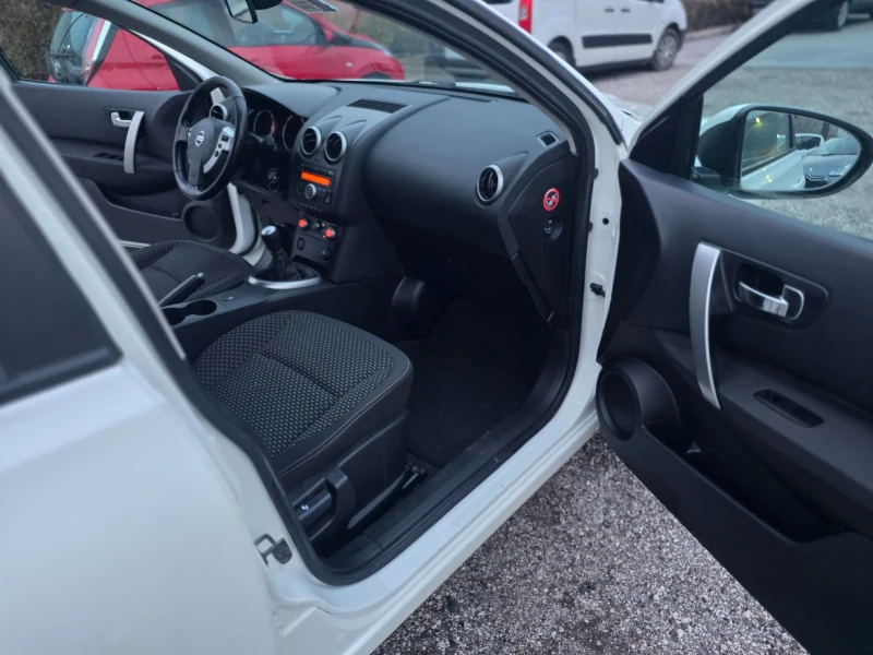 Nissan Qashqai 1.5 DCI 6 скорости , снимка 11 - Автомобили и джипове - 52997214