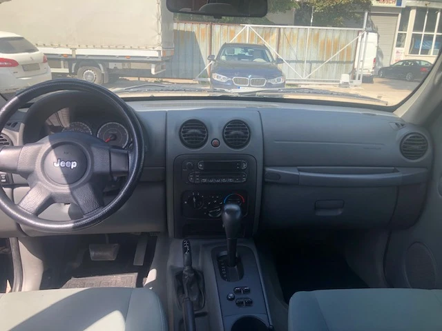 Jeep Cherokee, снимка 4 - Автомобили и джипове - 54771069