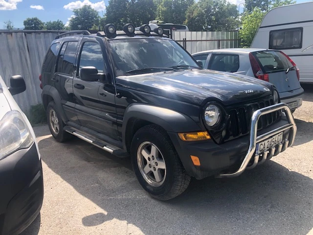Jeep Cherokee, снимка 2 - Автомобили и джипове - 54771069