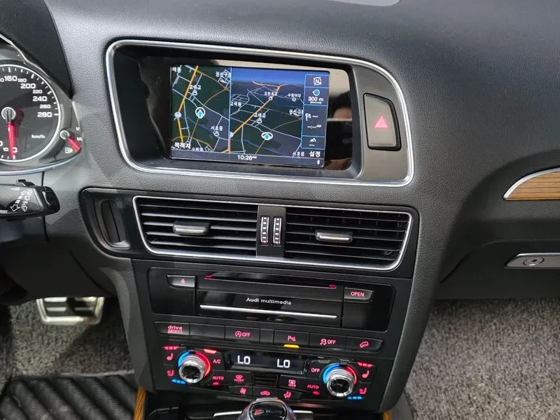 Audi Q5 3.0 TDI Quattro - САМО 30% АВАНС, снимка 14 - Автомобили и джипове - 56007925