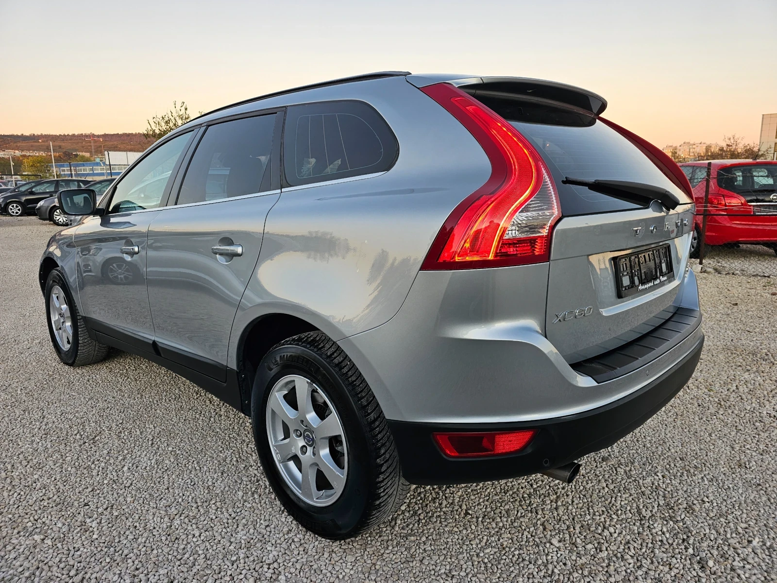 Volvo XC60 2.4D, 175к.с. - изображение 6